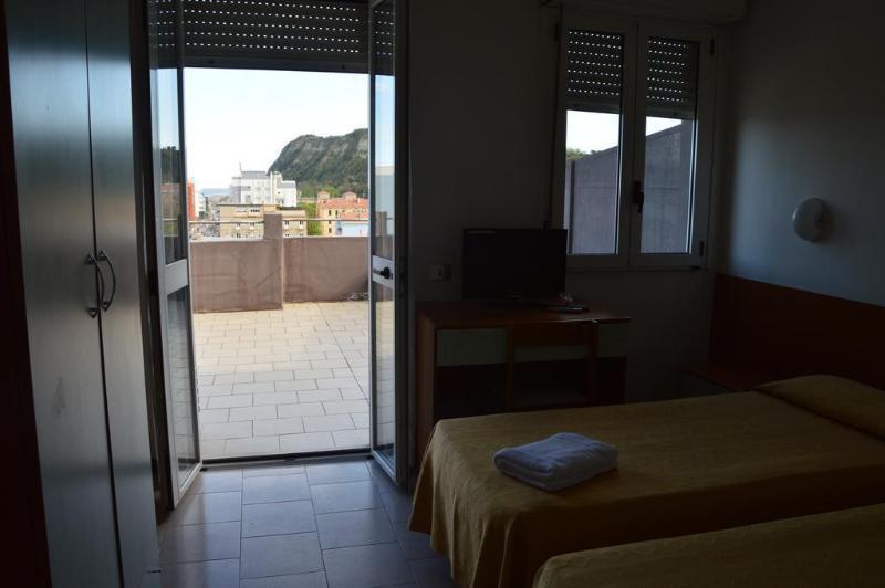 Hotel Caesar Pesaro Eksteriør bilde