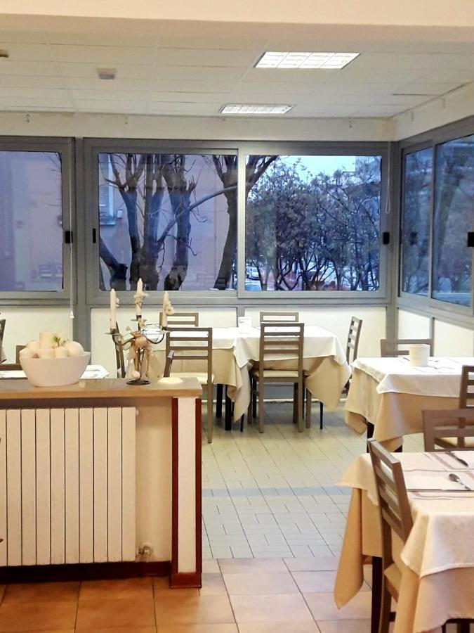 Hotel Caesar Pesaro Eksteriør bilde