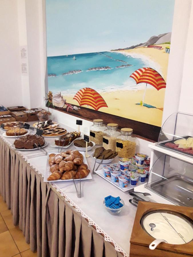 Hotel Caesar Pesaro Eksteriør bilde
