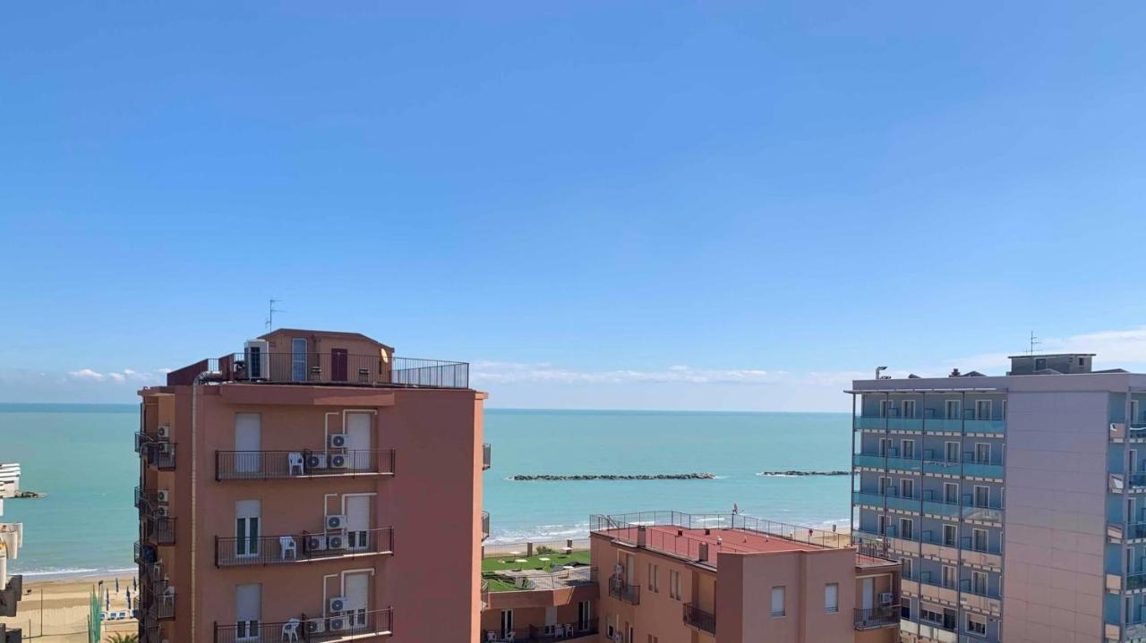 Hotel Caesar Pesaro Eksteriør bilde
