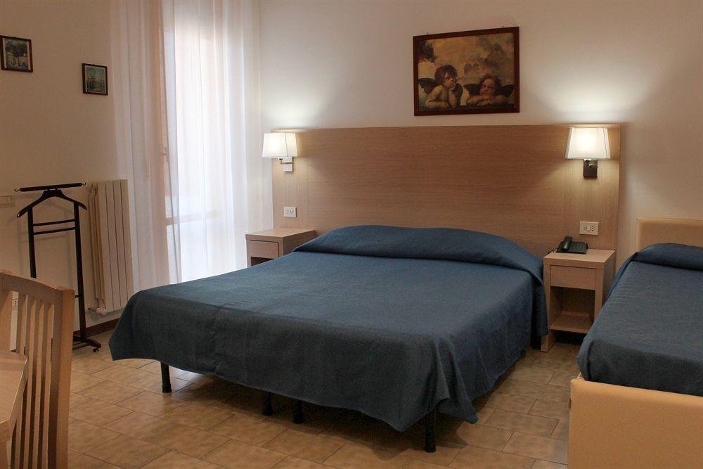 Hotel Caesar Pesaro Eksteriør bilde