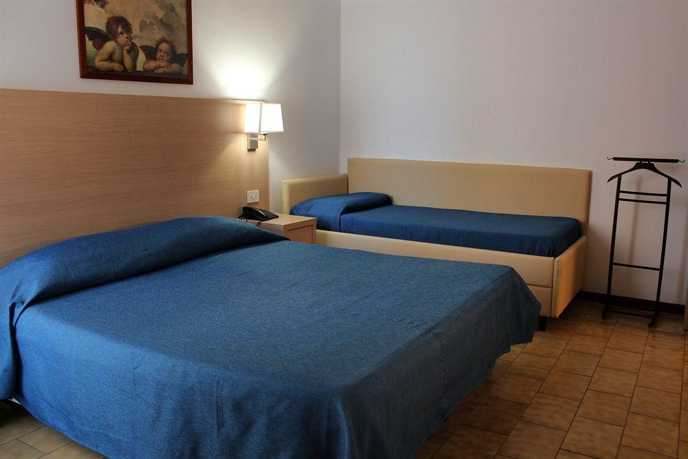Hotel Caesar Pesaro Eksteriør bilde