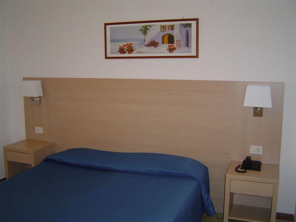 Hotel Caesar Pesaro Eksteriør bilde