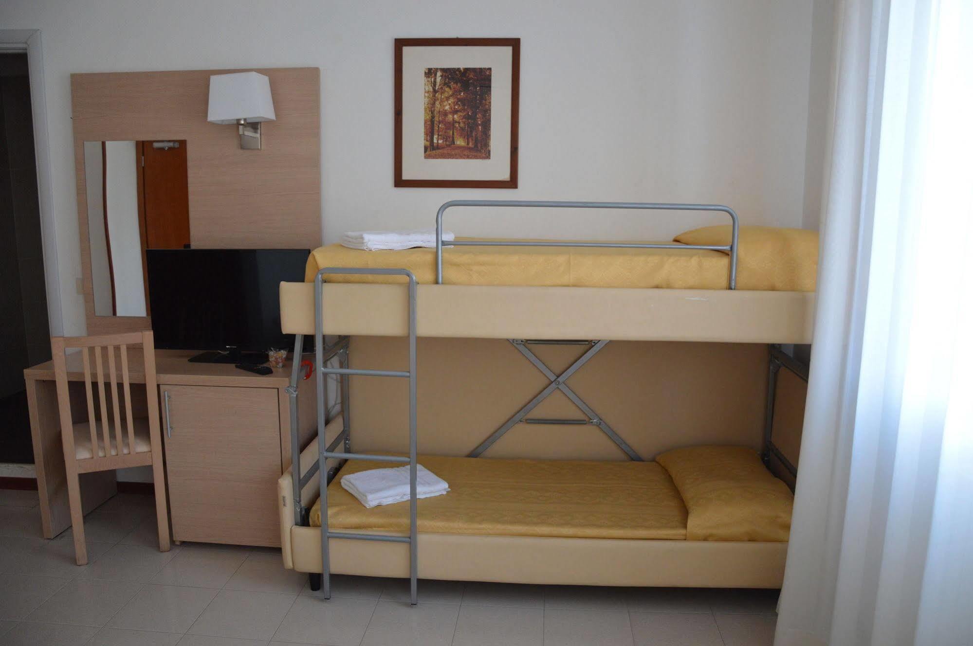 Hotel Caesar Pesaro Eksteriør bilde