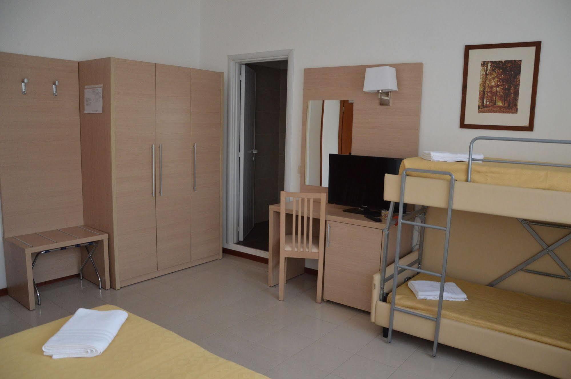 Hotel Caesar Pesaro Eksteriør bilde